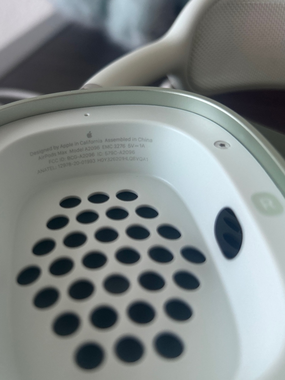 Generation 1 AirPod max - Picture 4 of 4